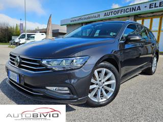 VOLKSWAGEN Passat Variant usata, con Airbag