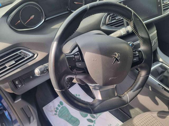 PEUGEOT 308 usata, con Airbag testa