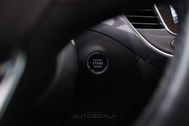 OPEL Crossland usata, con USB
