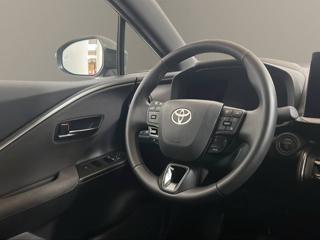 TOYOTA C-HR usata, con USB
