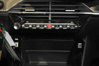 PEUGEOT 208 usata, con USB