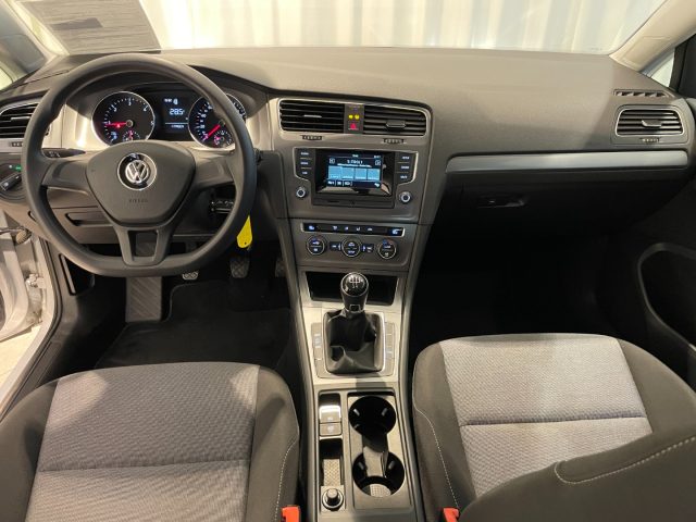 VOLKSWAGEN Golf usata, con Autoradio