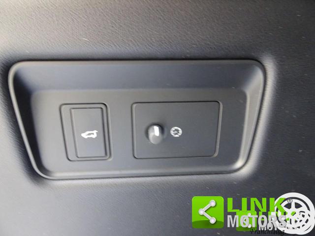 LAND ROVER Range Rover Sport usata, con Sedile posteriore sdoppiato