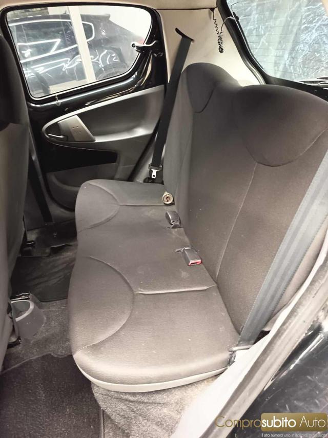 TOYOTA Aygo usata 14