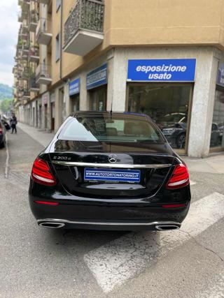 MERCEDES-BENZ E 200 usata, con Alzacristalli elettrici