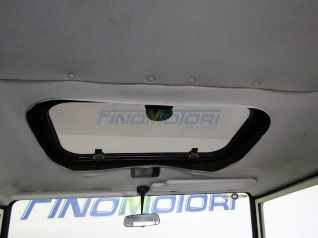 LAND ROVER Defender usata 7