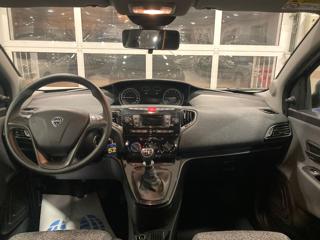 LANCIA Ypsilon usata, con Autoradio