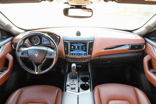 MASERATI Levante usata, con Fendinebbia