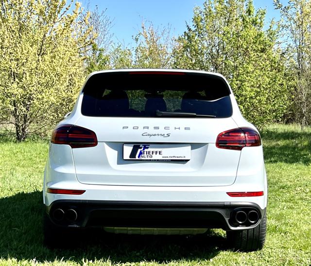 PORSCHE Cayenne usata, con Autoradio