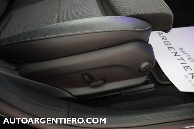 MERCEDES-BENZ E 200 usata, con Airbag testa