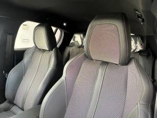 PEUGEOT 208 usata, con Sensori di parcheggio posteriori