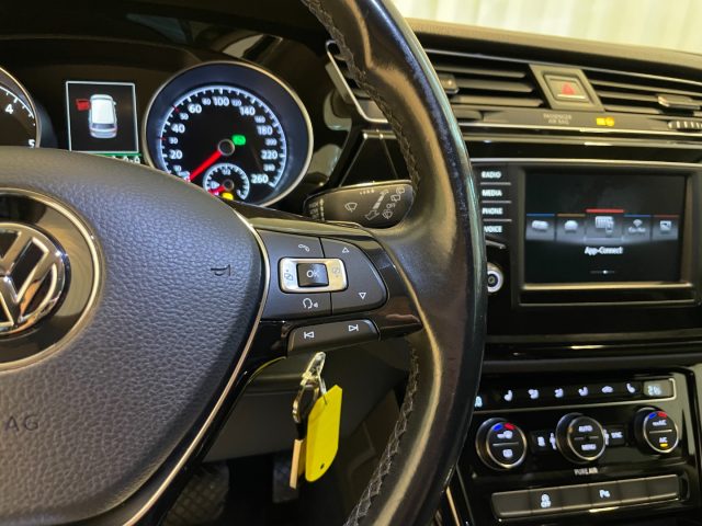 VOLKSWAGEN Touran usata, con Controllo automatico clima