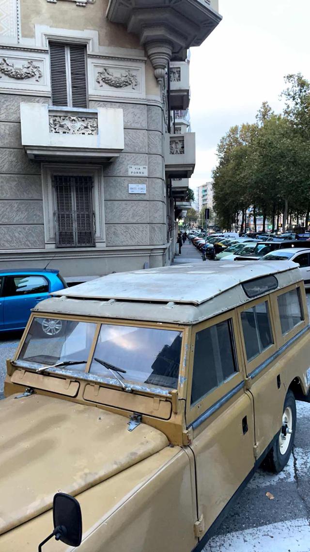 LAND ROVER Defender usata 3