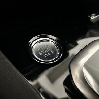 PEUGEOT 3008 usata, con Fari LED