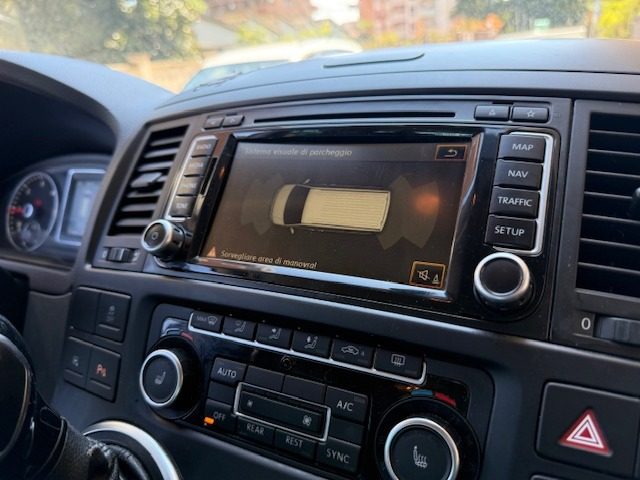 VOLKSWAGEN Multivan usata, con Servosterzo