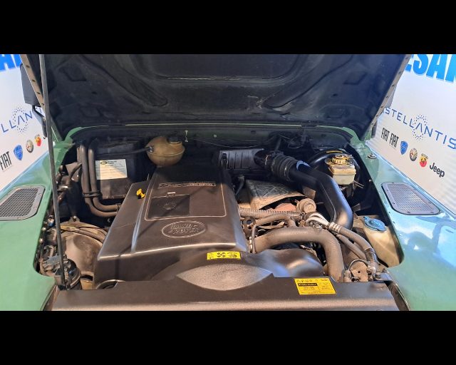 LAND ROVER Defender usata 26