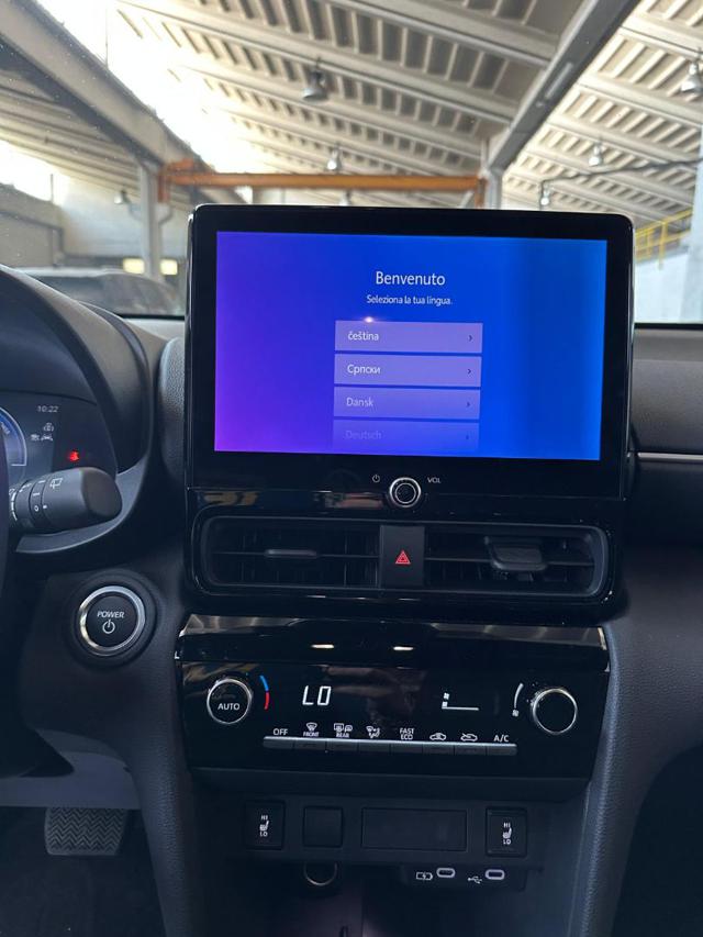TOYOTA Yaris Cross usata, con Controllo automatico clima
