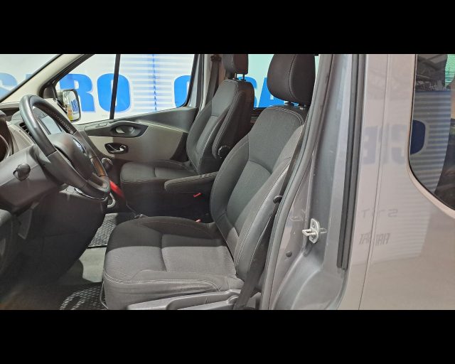 RENAULT Trafic usata 29