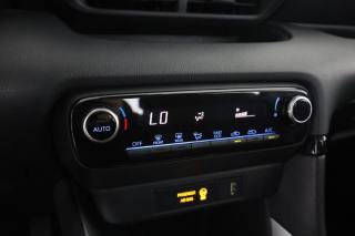 TOYOTA Yaris usata 8
