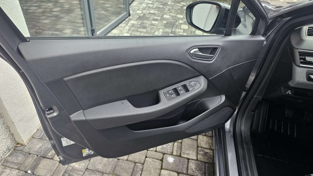RENAULT Clio usata, con Autoradio