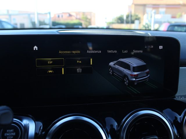 MERCEDES-BENZ GLB 180 usata, con Sistema di chiamata d