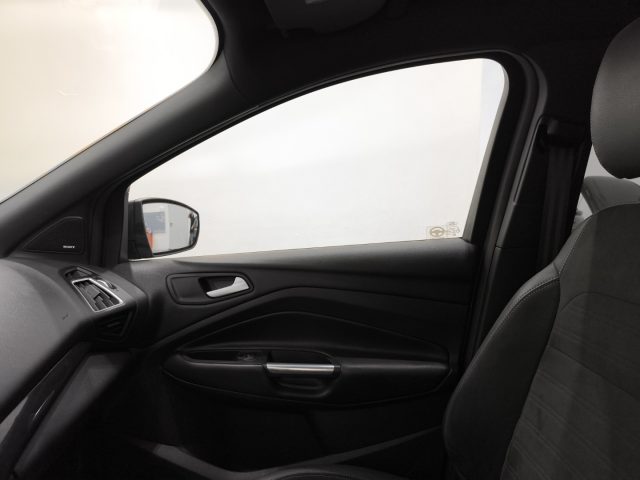 FORD Kuga usata, con USB