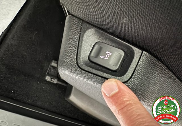 PEUGEOT 3008 usata, con USB