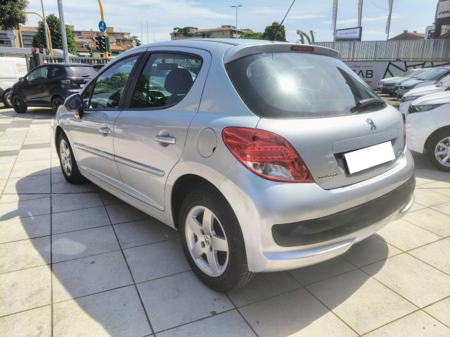 PEUGEOT 207 usata, con Autoradio