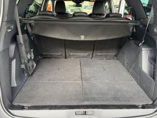 PEUGEOT 5008 usata, con Sedile posteriore sdoppiato