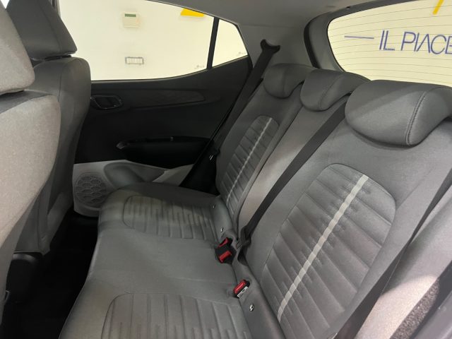 HYUNDAI i10 usata, con Volante in pelle