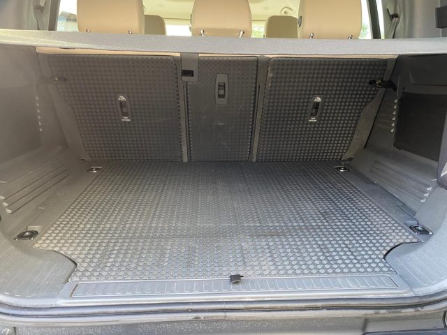 LAND ROVER Defender usata, con Controllo trazione