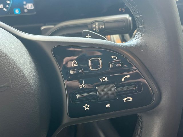 MERCEDES-BENZ GLB 200 usata, con Controllo trazione