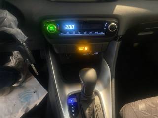 MAZDA 2 usata, con Autoradio digitale