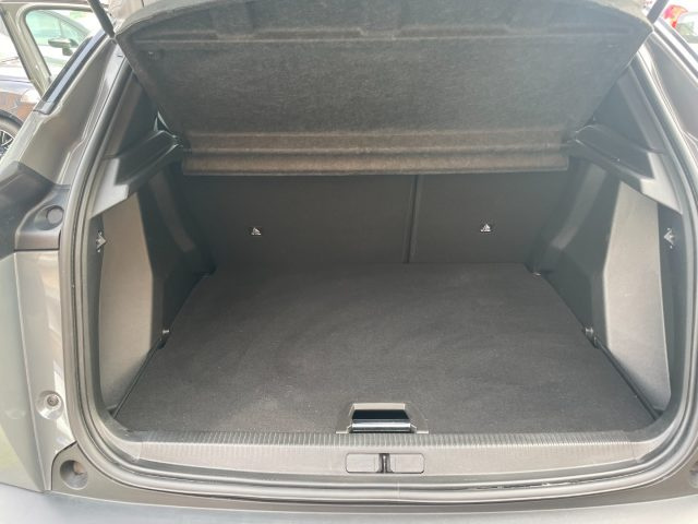PEUGEOT 2008 usata, con Controllo automatico clima