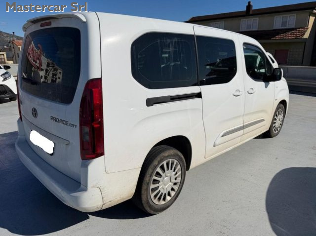 TOYOTA Proace City usata, con Autoradio