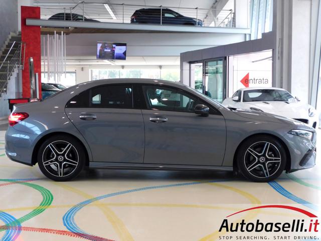 MERCEDES-BENZ A 200 usata, con Sedile posteriore sdoppiato