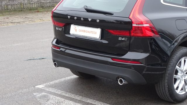 VOLVO XC60 usata, con Sensori di parcheggio anteriori