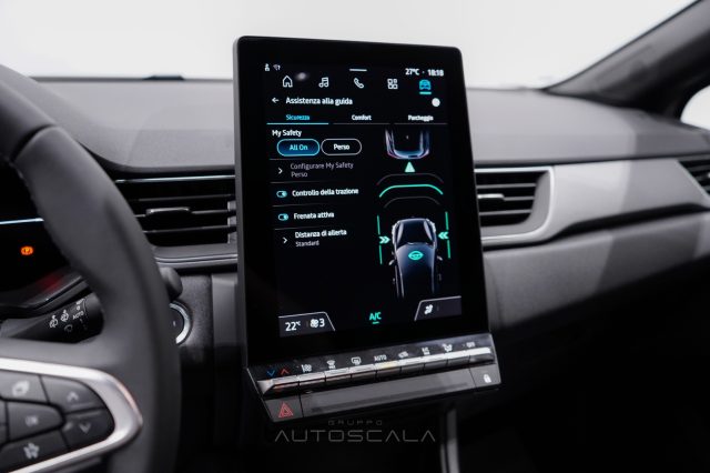 RENAULT Captur usata, con Autoradio digitale