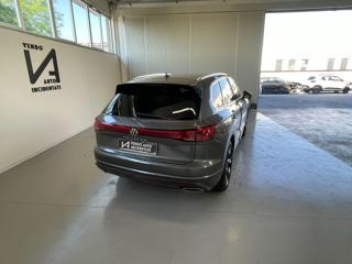 VOLKSWAGEN Touareg usata, con Autoradio
