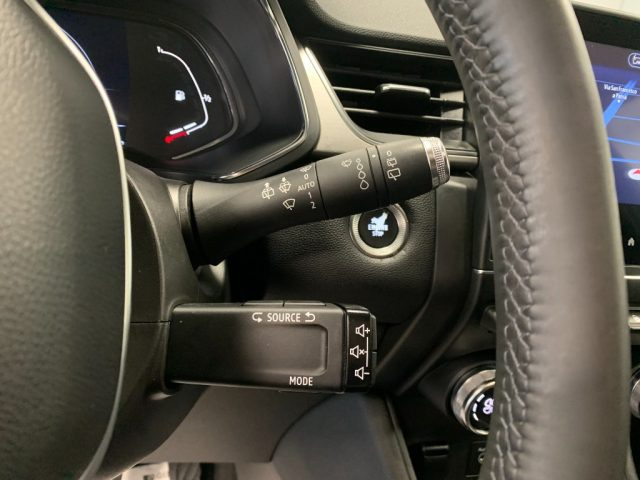 RENAULT Captur usata, con USB