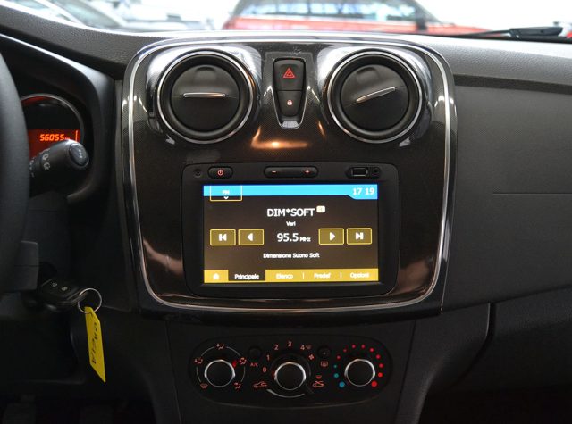 DACIA Sandero usata, con Autoradio