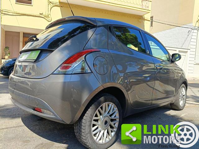 LANCIA Ypsilon usata, con Isofix