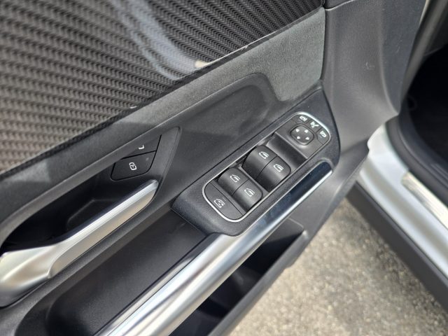 MERCEDES-BENZ GLA 200 usata, con Limitatore di velocità