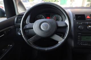 VOLKSWAGEN Touran usata, con Bracciolo