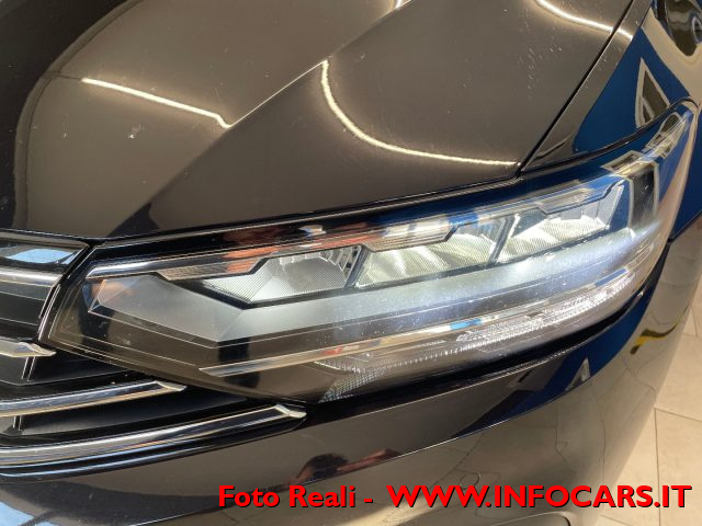 VOLKSWAGEN Passat Variant usata, con Sensori di parcheggio anteriori