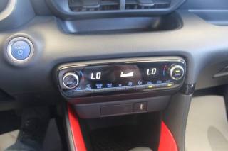 TOYOTA Yaris usata, con Autoradio digitale