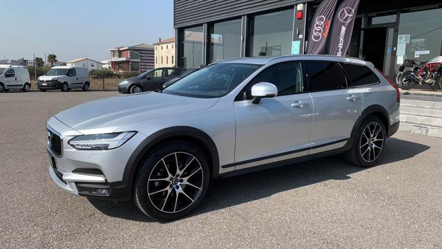 VOLVO V90 Cross Country usata, con Fendinebbia