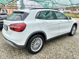 MERCEDES-BENZ GLA 180 usata, con Autoradio