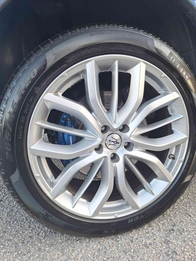 MASERATI Levante usata, con Fendinebbia