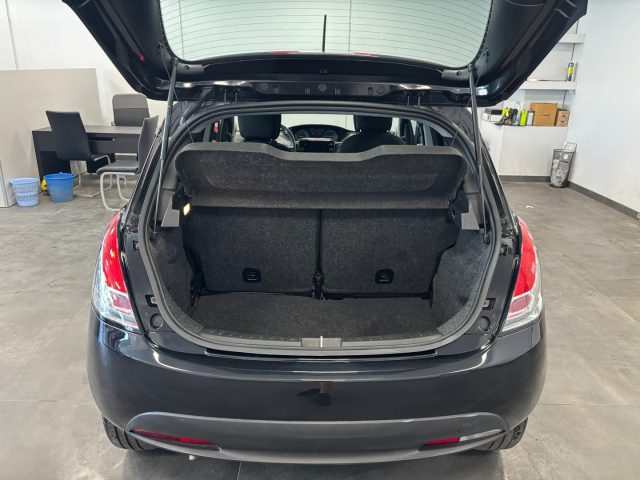 LANCIA Ypsilon usata, con Park Distance Control